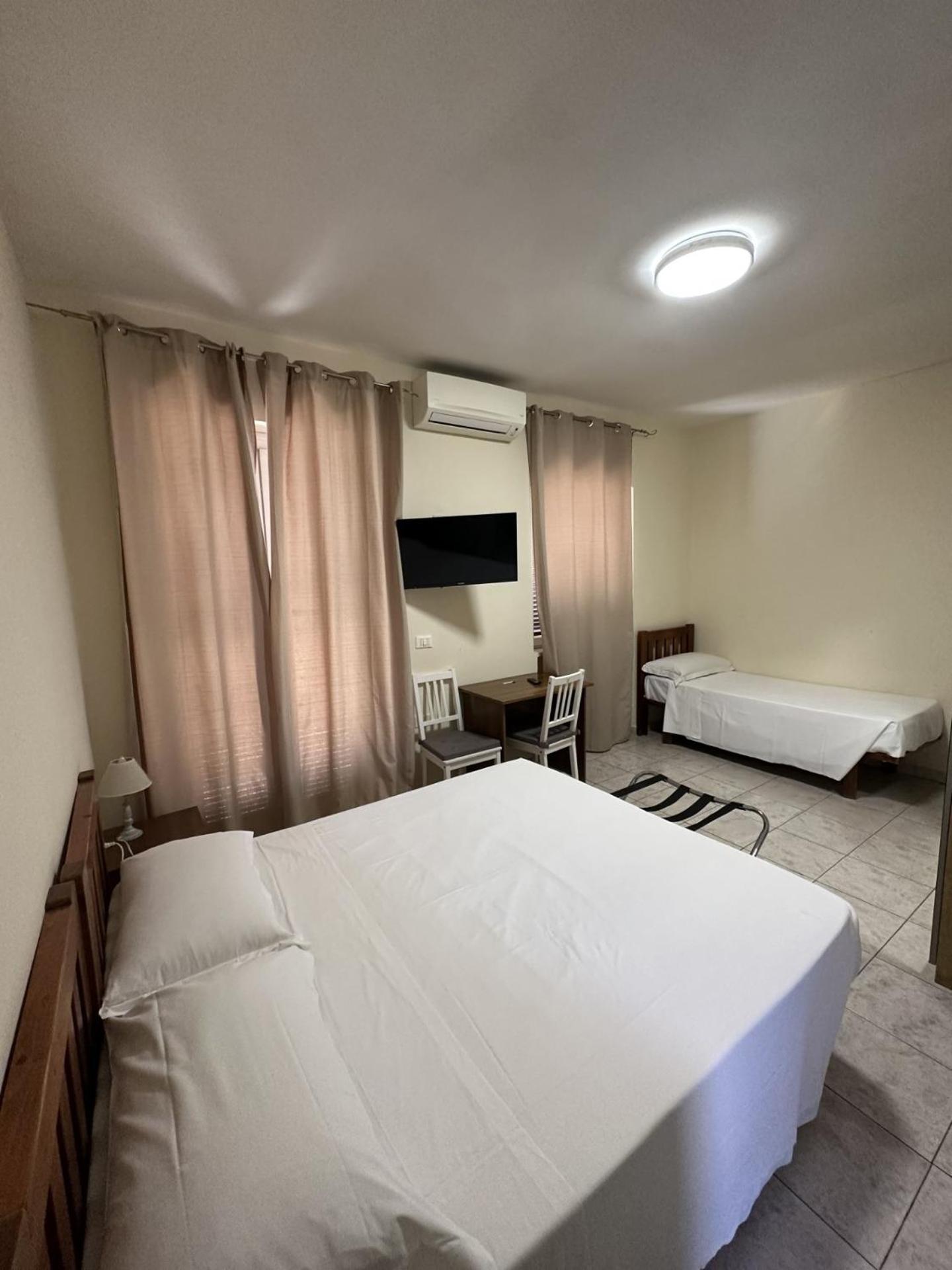 Hotel Le Rose Tivoli Terme Eksteriør billede